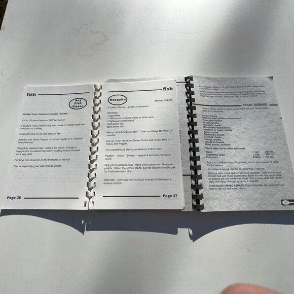 #B43 2ea REGIONAL COOKBOOKS COMPANY’S COMING & PELLETT BBQ - Picture 4 of 7